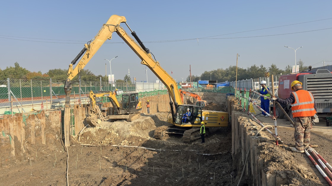 Hydraulic Vibroflot with 150Kw Power and High Compaction Efficiency for Soil Improvement ISO 9001 Certified